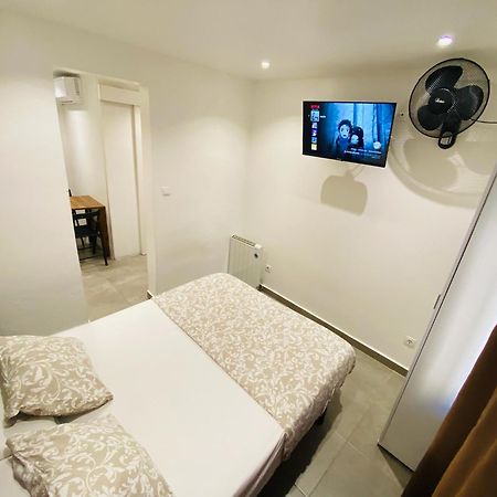 Estudios Hl Frente Al Metro Barcelona-Aeropuerto 오스피탈레트 데 요브레가트 외부 사진