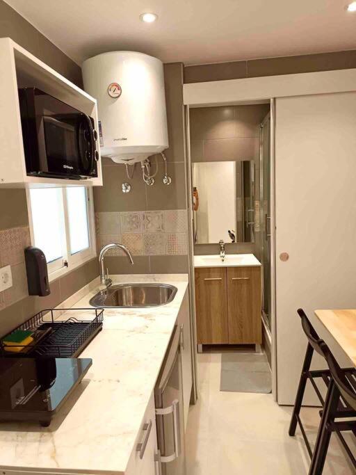 Estudios Hl Frente Al Metro Barcelona-Aeropuerto 오스피탈레트 데 요브레가트 외부 사진