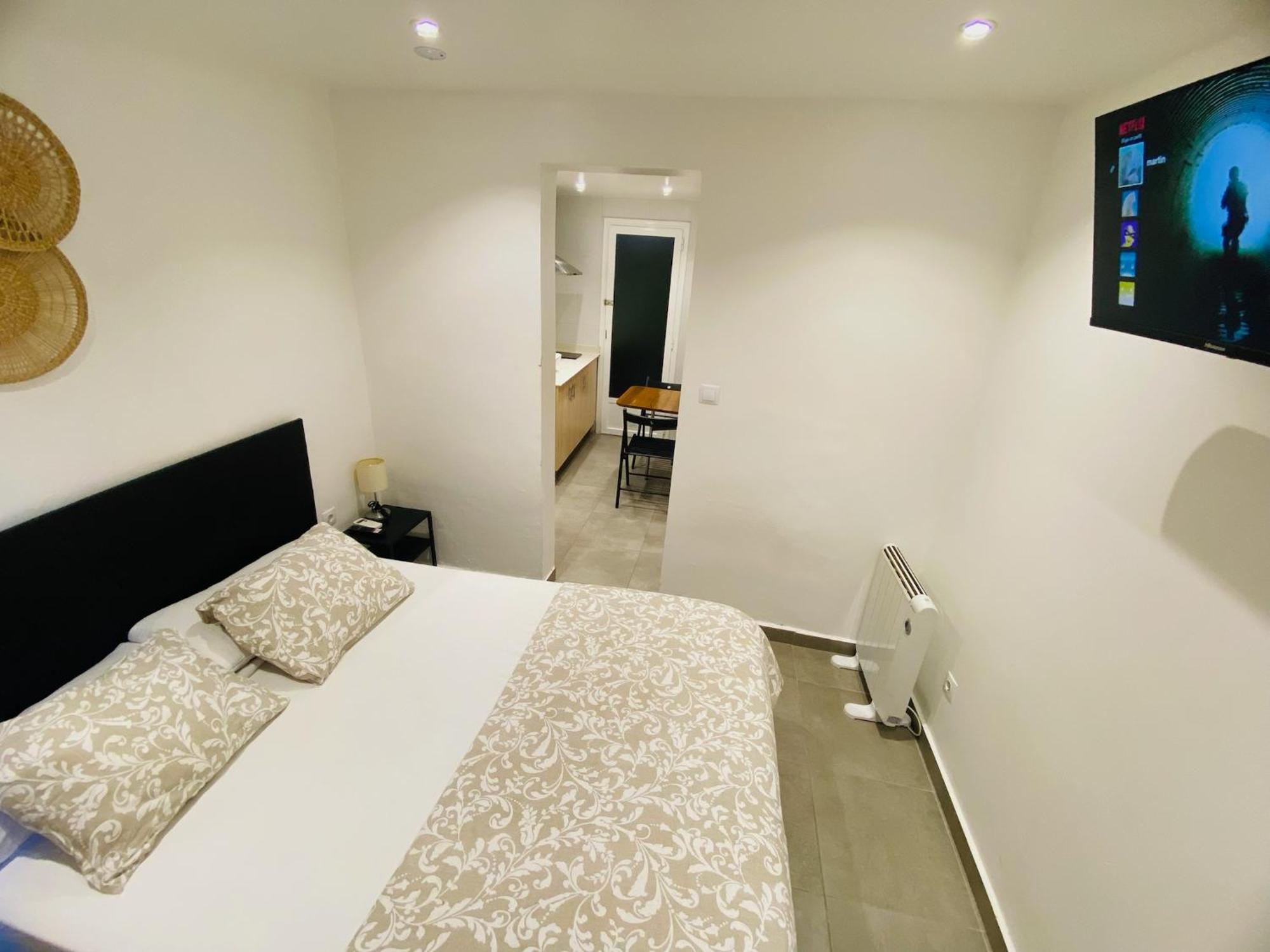 Estudios Hl Frente Al Metro Barcelona-Aeropuerto 오스피탈레트 데 요브레가트 외부 사진